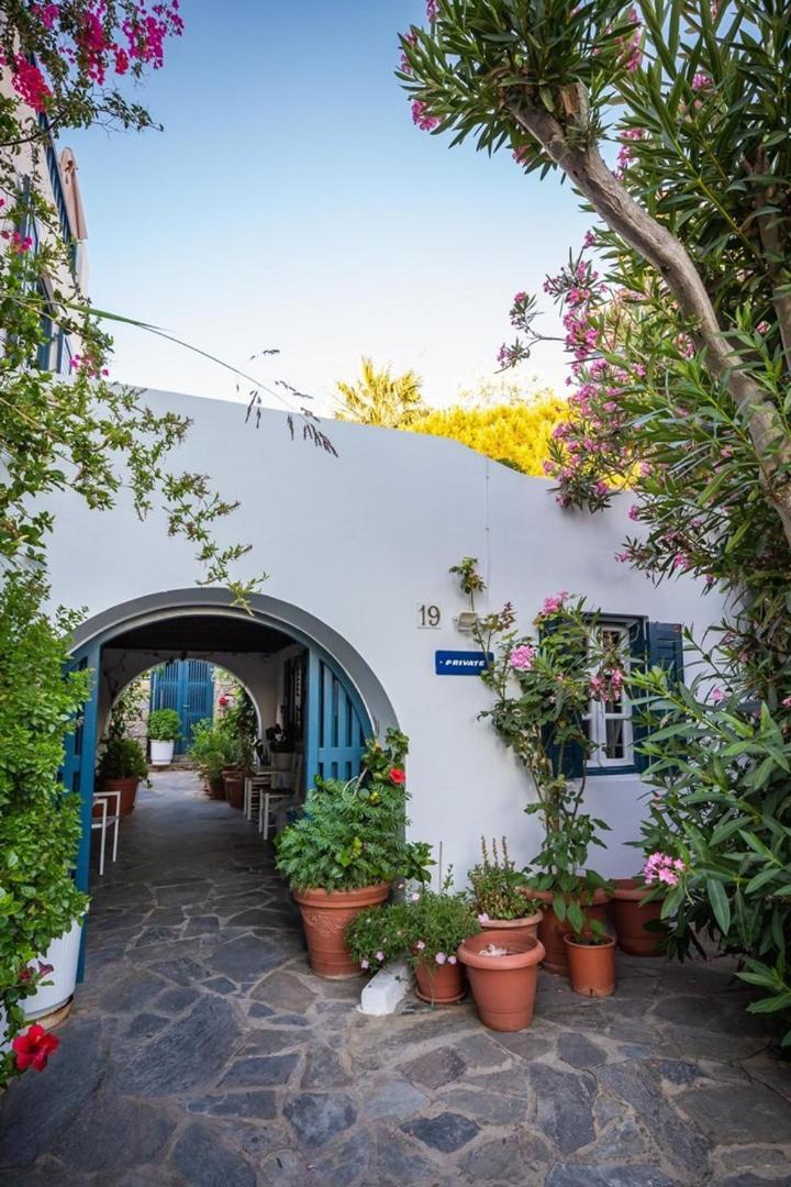 Private Town Apartments By Mykonos Eight Mykonos Town Екстериор снимка